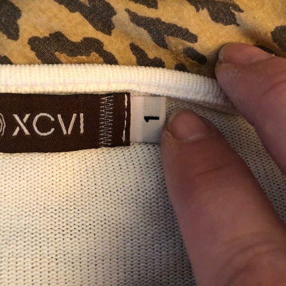 XCVI large white knit poncho with fringe & sleeves fits med-XL - Picture 4 of 11